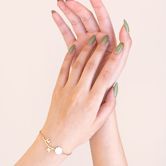 Rosette Bracelet - Picture 2 of 3